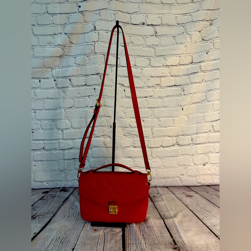 ❌SOLD❌Authentic Louis Vuitton Pochette Metis Empreinte.